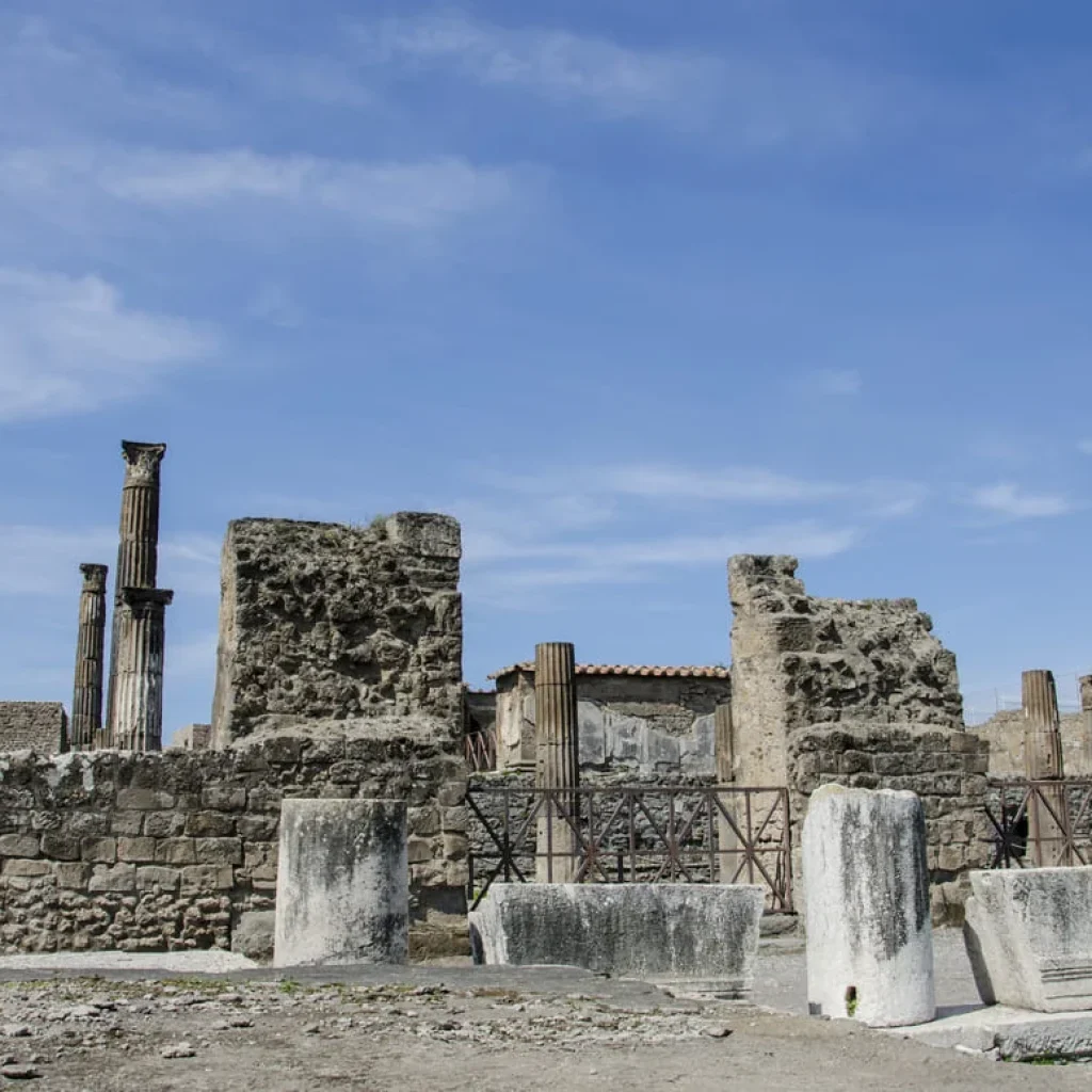 Pompeii istoria ramasa impietrita