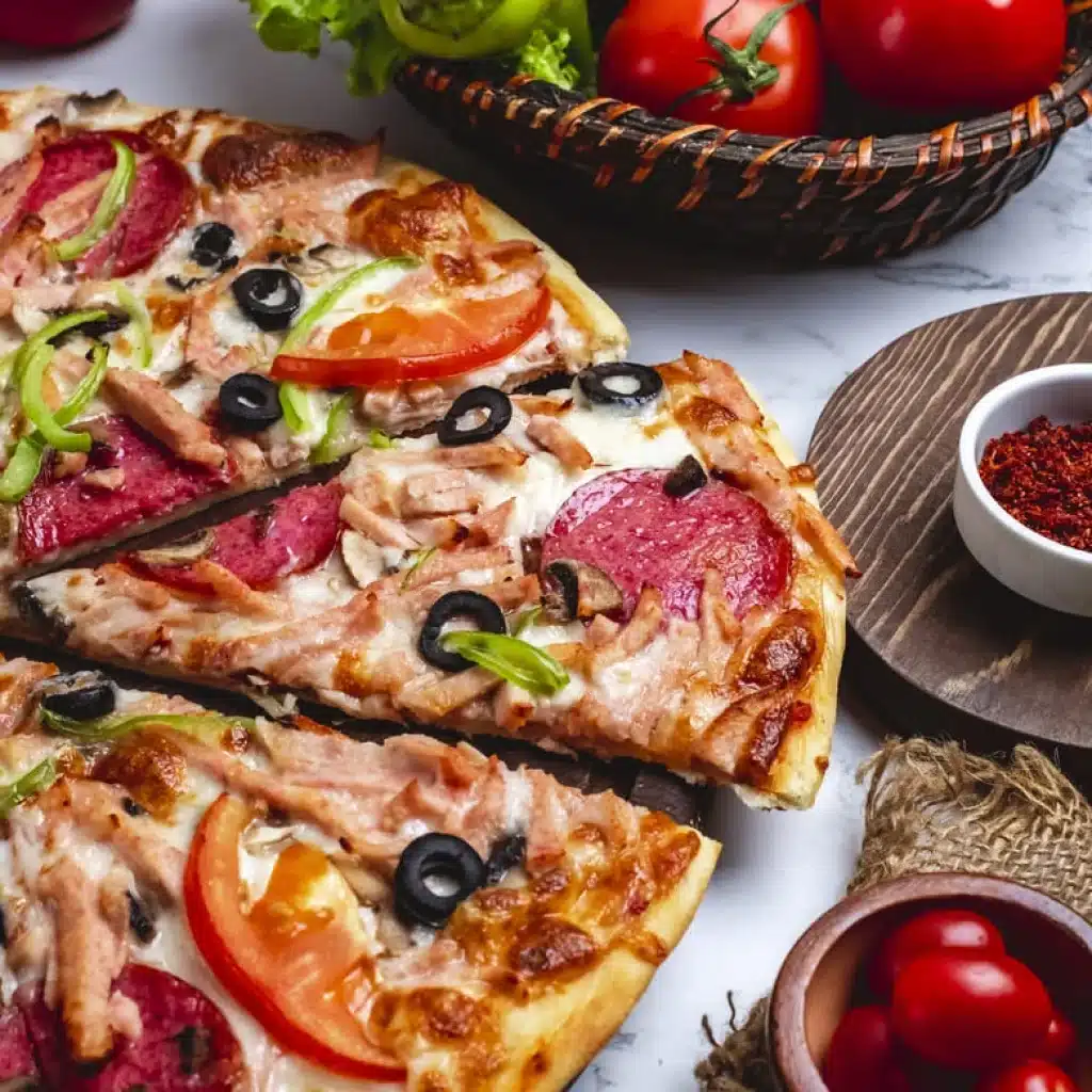 Pizza de la mancarea celor saraci la delicatesa culinara